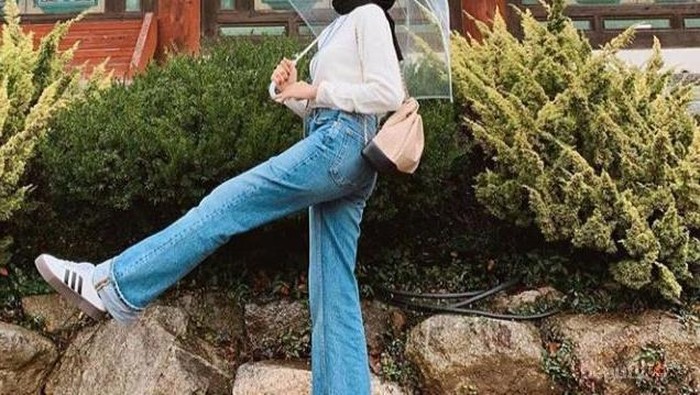 Suka Pakai Kulot? Coba Mix and Match dengan Model Atasan ini!