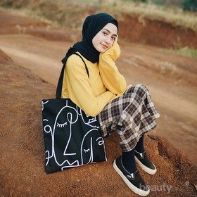 8 Gaya Stylish Influencer dengan Sepatu Vans
