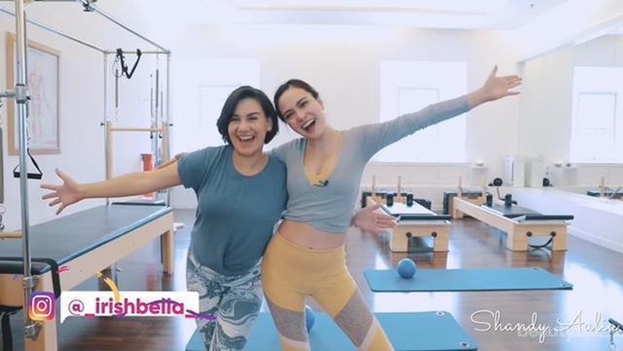 Shandy Aulia dan Irish Bella Pilates Bareng Saat Hamil, Apa Manfaatnya?