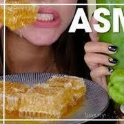 Bikin Nafsu Makan Meningkat, Ini 5 Youtuber ASMR yang Bisa Kamu Lihat