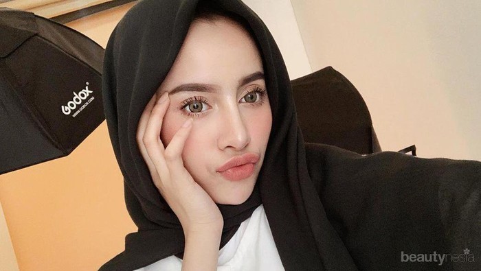 Tips Padu padan Warna Lipstik dan Hijab untuk Tampil Lebih Memesona