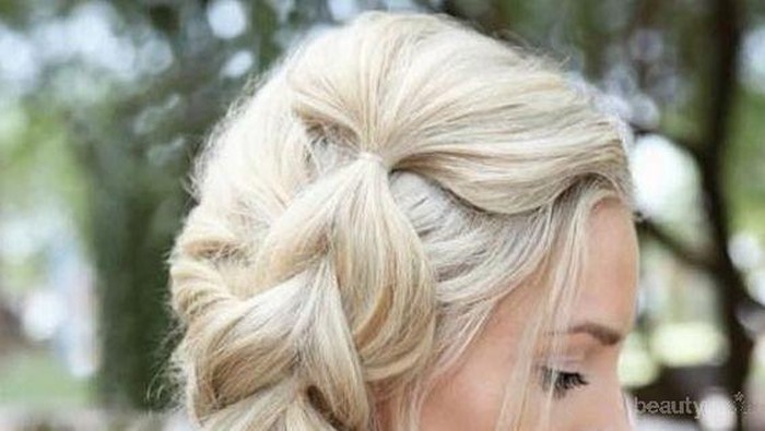 Biar Tampilan Rambut Tak Membosankan, Yuk Coba Gaya Rambut Dikepang