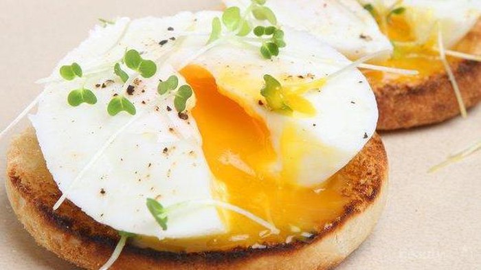 [FORUM] Guys, menurut kalian mengonsumsi telur setengah matang itu aman nggak buat kesehatan?