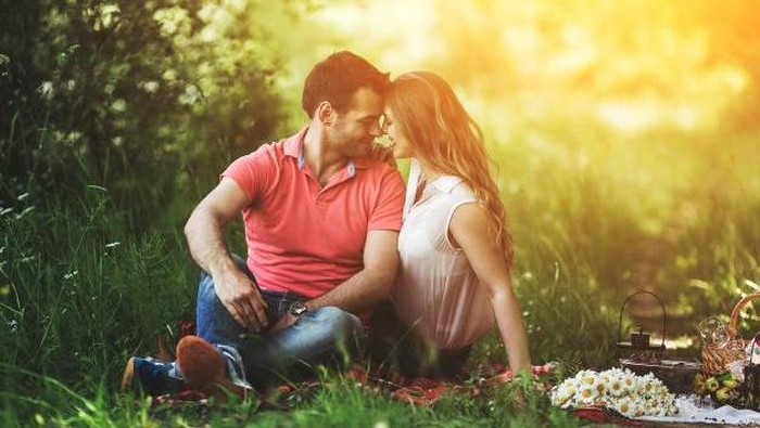 Yuk Ambil Peluang, 3 Zodiak Ini Diprediksi Punya Kisah Cinta Romantis Selama Oktober