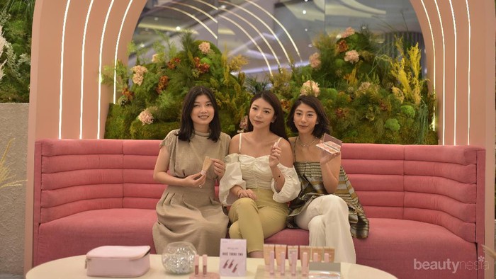 Mini Mousse, Liquid Lipstick Terbaru Rose All Day yang Gak Bikin Bibir Kering