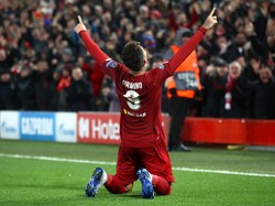 Video Roberto Firmino yang Ternyata Jago Juga Jadi Kiper