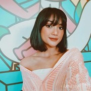 Tips Hilangkan Jerawat di Jidat untuk Kamu yang Berponi ala Marion Jola