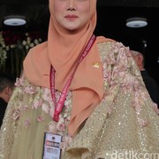 Dilantik Sebagai Anggota DPR RI, Mulan Jameela Tenteng Tas Puluhan Juta