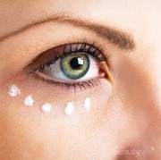 Tak Perlu Bingung Memilih Eye Cream, Berikut Kandungan Terbaik Menurut Dermatologis