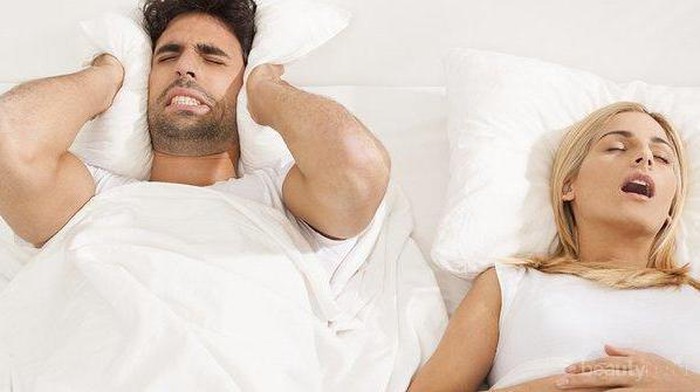Hindari Tidur Mendengkur dengan Cara Efektif Ini