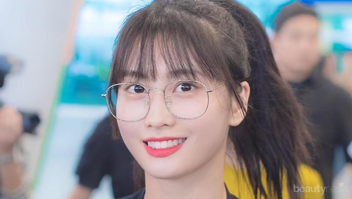 6 Gaya Kasual ala Momo Twice, si Cantik yang Dijuluki Dancing Machine