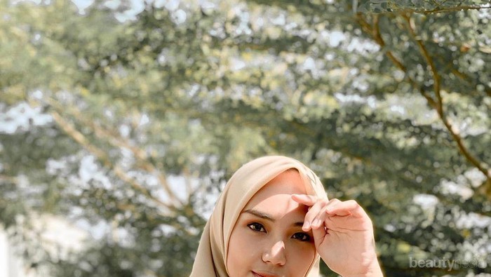 Tips Pilih Hijab Nyaman Ala Youtuber Cantik Ranie Karlina
