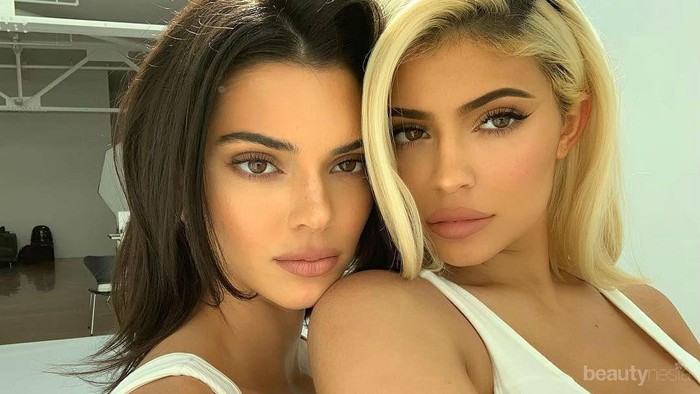 Adu Gaya Fashion Kendall dan Kylie Jenner, Mana yang Paling Memukau?