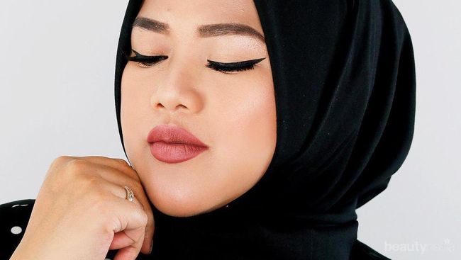Tips Agar Lipstik Matte Menempel dan Tahan Lama