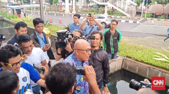 Bupati Buru Selatan periode 2016-2021 Tagop Sudarsono Soulisa tersangka kasus dugaan suap, gratifikasi, dan tindak pidana pencucian uang (TPPU).
