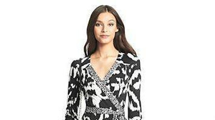 Ngantor dengan Baju Batik? Ini Ide Baju Batik yang Membuatmu Tetap Kekinian