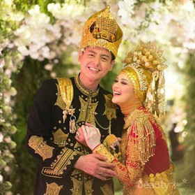 Inspirasi Gaun Pengantin Cut Meyriska, dari Akad Hingga Resepsi
