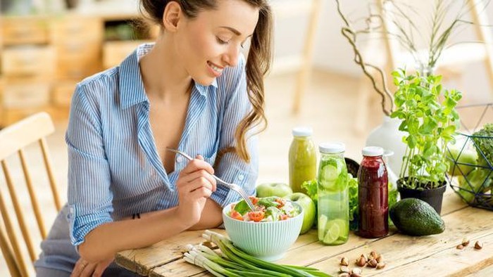 Punya Jerawat Membandel di Wajah? 5 Minuman dan Makanan Sehat Ini Bisa Jadi Solusi