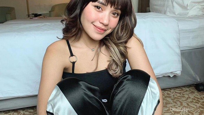 Inspirasi Gaya Rambut Stylish Ala Selebgram Cantik Lula Lahfah