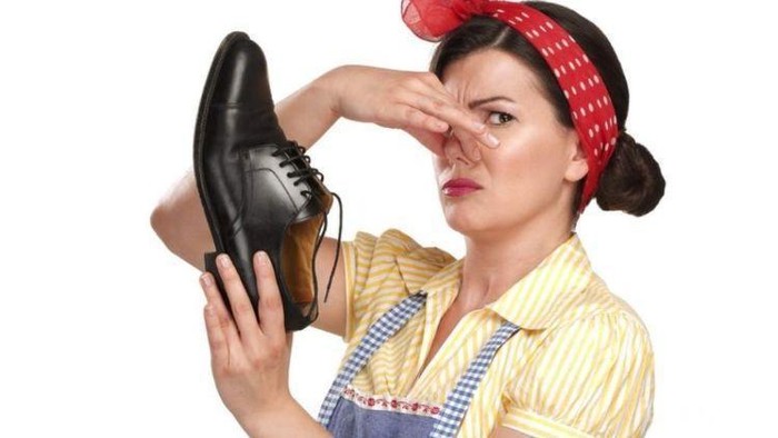 Malu Karena Sepatu Kamu Bau Tak Sedap? Cari Tahu Cara Menghilangkannya yuk!