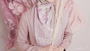 Simpel dan Rapi! 4 Tutorial Hijab Terbaru Laudya Cynthia Bella
