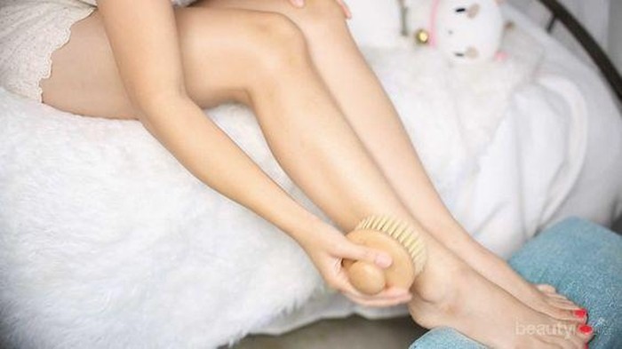 4 Kebiasaan yang Dilakukan untuk Mendapatkan Kaki Mulus dan Cerah