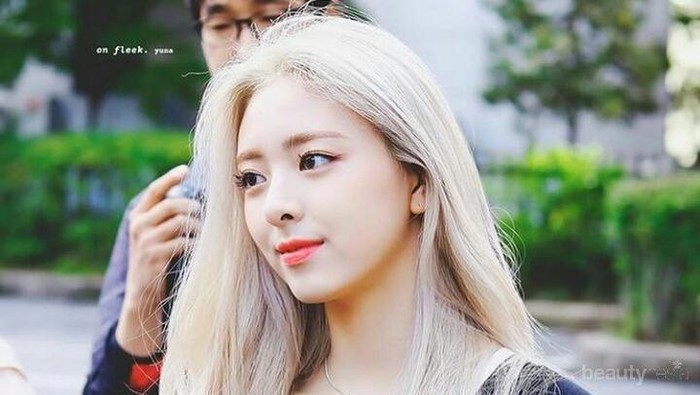 Menarik Perhatian, Ini 8 Fashion Yuna ITZY yang Bisa Jadi Inspirasi