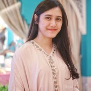 Tak Kalah Cantik dari sang Kakak, Ini 7 Potret Annissa Adik Alyssa Soebandono