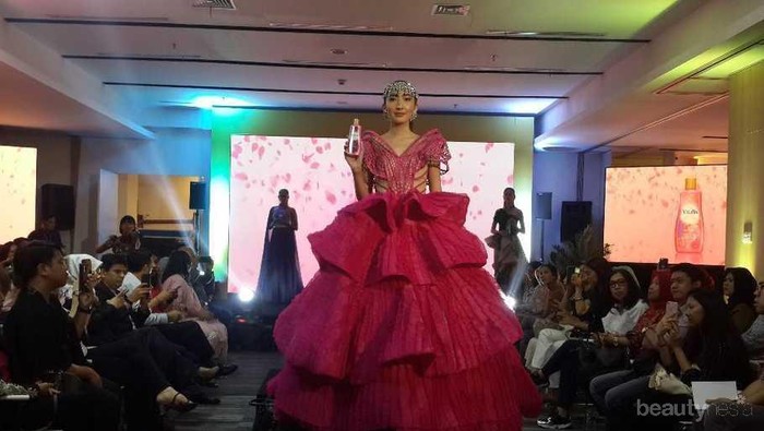 Tawarkan Sensasi Mandi Parfum, Produk Body Wash Vitalis Ini Wajib Kamu Coba!