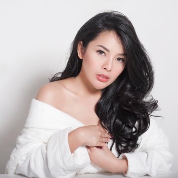 10 Pesona Elvia Cerolline, Wanita Cantik Penakluk Hati Billy Syahputra
