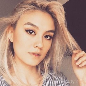 Gak Hanya Nyanyi, Agnez Mo Hasilkan Kekayaan Melimpah dari Bisnis-Bisnis Ini