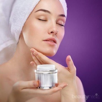 Sedang Mencari Krim Malam Anti Penuaan? Cobain 5 Produk Ini Yuk