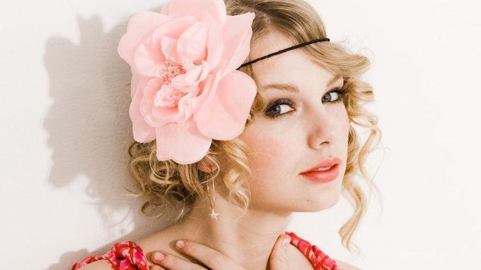 Manis dan Fashionable, Begini Inspirasi Style ala Taylor Swift