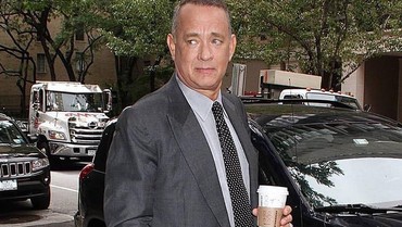 Tampil di TV Usai Sembuh dari Corona, Tom Hanks Merasa Canggung