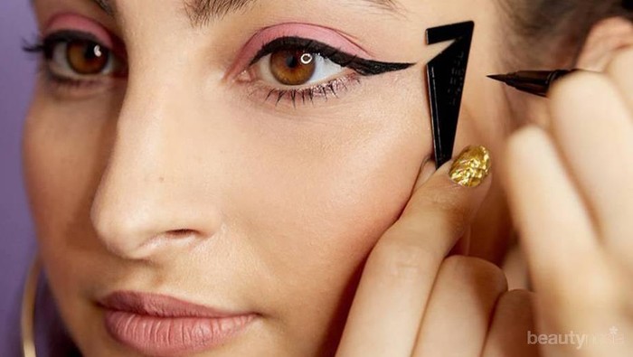 Mudah Kok! Ini 9 Tips Eyeliner untuk Pemula yang Bisa Kamu Coba Mudah Kok! Ini 9 Tips Eyeliner untuk Pemula yang Bisa Kamu Coba