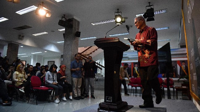 Pemerintah menjalin koordinasi untuk melibatkan lembaga selain Balitbangkes dalam pemeriksaan covid-19 atau penyakit virus corona.