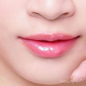 5 Lip Balm untuk Mencerahkan Bibir Hitam di Bawah Rp70 Ribu