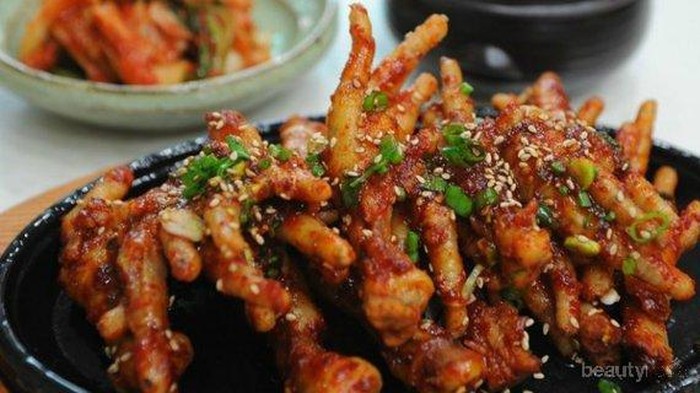 [FORUM] Makan kaki ayam bisa bikin awet muda??? Beneran gak sih???