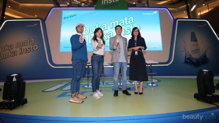 Mata Kering Akibat Main Gadget? Atasi dengan Cara Ini!