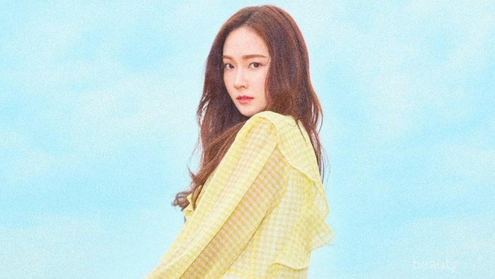 Cantik, Sontek Inspirasi Outfit Warna Putih ala Jessica Jung Berikut Yuk!