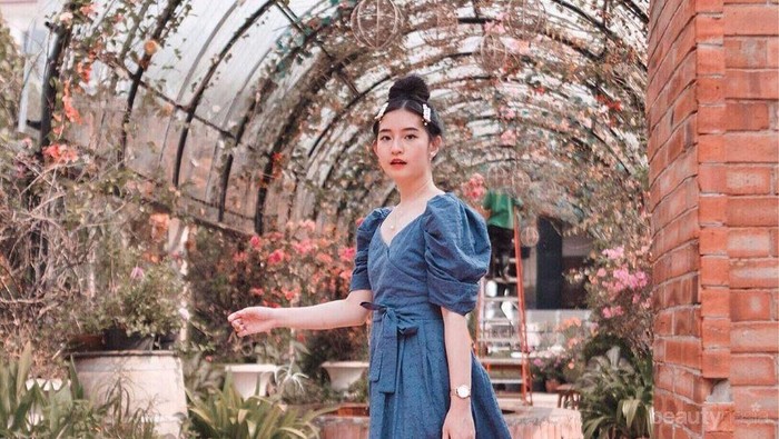 Inspirasi Midi Dress untuk Cewek Tubuh Mungil ala Si Imut Cherry Dreamy