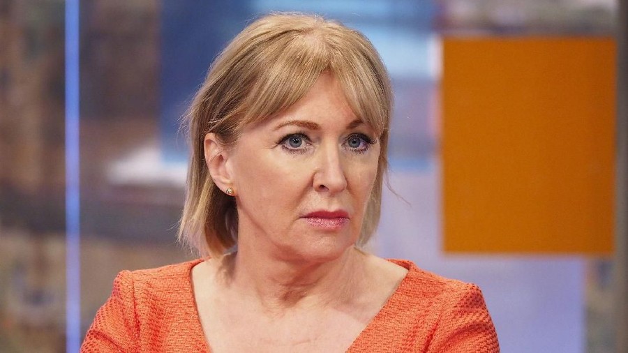 Menkes Inggris Nadine Dorries Isolasi Diri usai Positif Corona Menteri Kesehatan Inggris, Nadine Dorries, positif terinfeksi virus corona. Ia pun langsung mengisolasi dirinya di rumah demi mencegah penularannya.