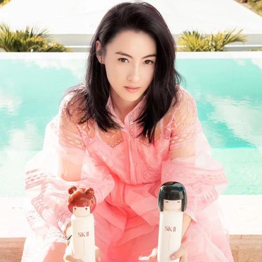 Artis Cantik Cecilia Cheung dan Keluarga Diusir dari Pesawat, Kenapa?