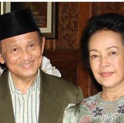 8 Pelajaran Cinta Habibie-Ainun: Cinta dan Logika Harus Beriringan