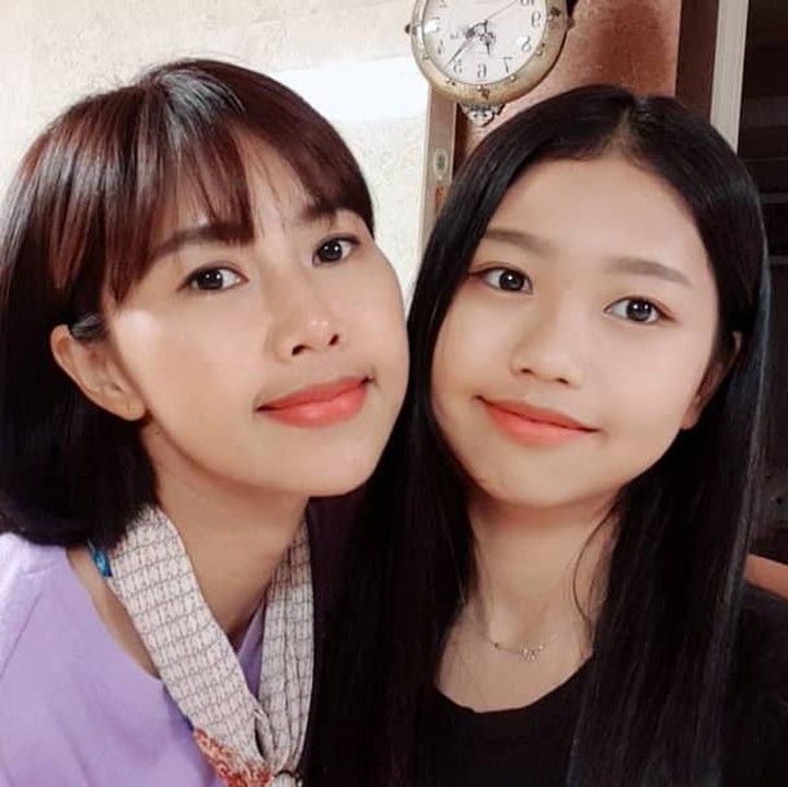 <p>Punya anak perempuan yang sudah remaja bikin bunda Yannie Kim makin awet muda ya. (Foto: Instagram @yannie_kim)</p>