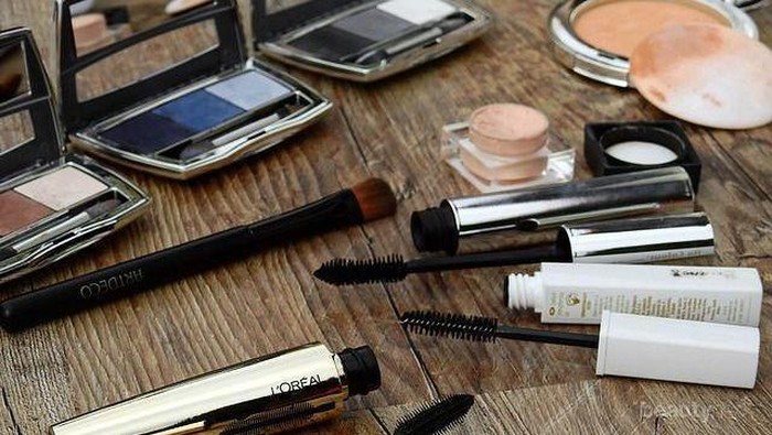 Cara Manfaatkan Kemasan Bekas Makeup Agar Lebih Ramah Lingkungan