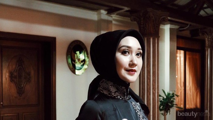 Tips Pilih Aksesori Hijab Agar Tak Terlihat Berlebihan