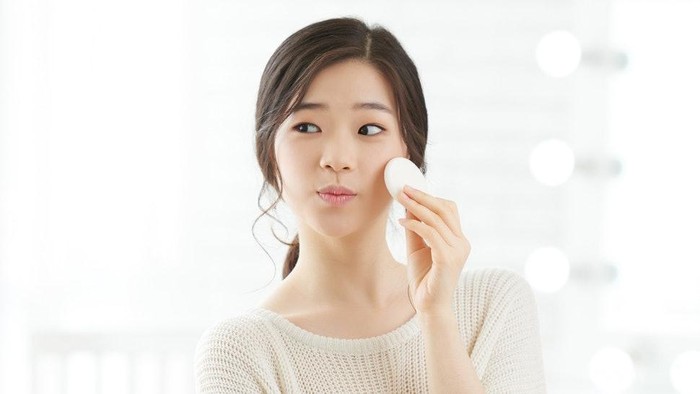 Facial Essence High-End Terbaik untuk Mencerahkan dan Mengencangkan Kulit