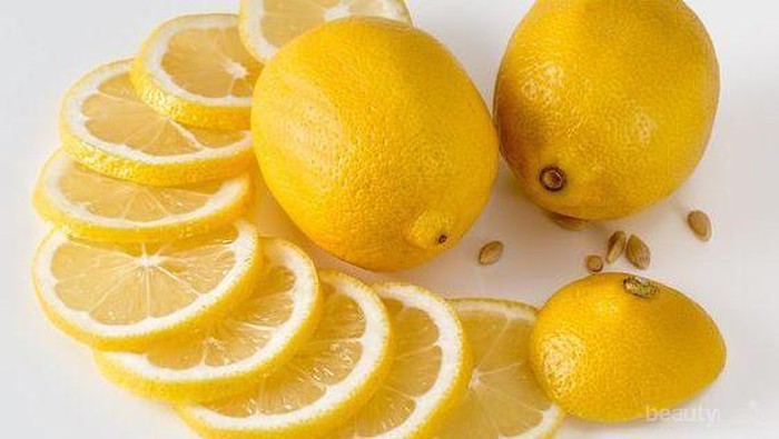 Catat! 5 Bahan Alami Ini Ampuh Hilangkan Ketombe pada Hijabers. Catat! 5 Bahan Alami Ini Ampuh Hilangkan Ketombe pada Hijabers.