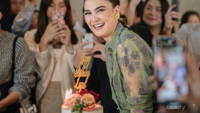 Bertabur Artis, 10 Potret Keseruan Ulang Tahun Luna Maya ke-36 Tahun